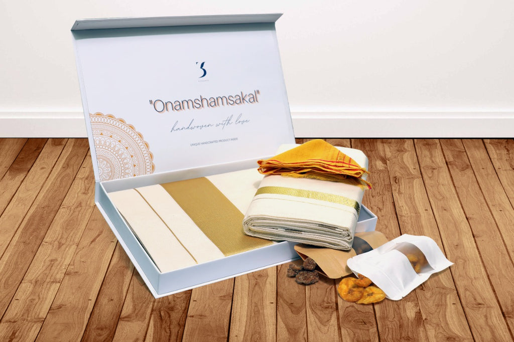 Ultimate Onam Couple/Parents Gift Box — Kodi Dhoti, Set Mundu / Saree, Dual Manjakkodi & Custom Wish Card